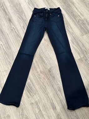 PAIGE Manhattan Bootcut Jean Size 26
